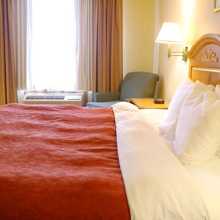 Lexington Inn & Suites Columbus-Polaris Buitenkant foto