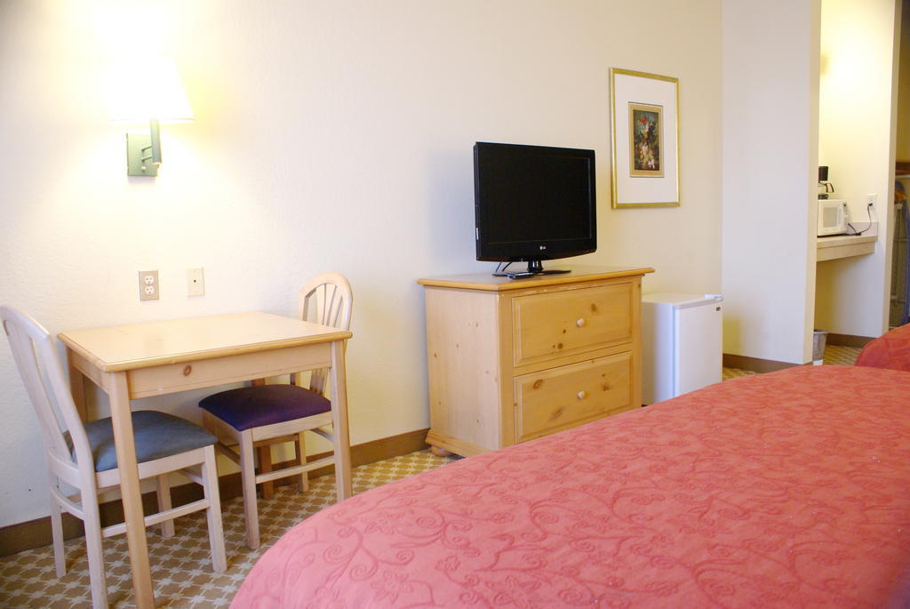 Lexington Inn & Suites Columbus-Polaris Buitenkant foto