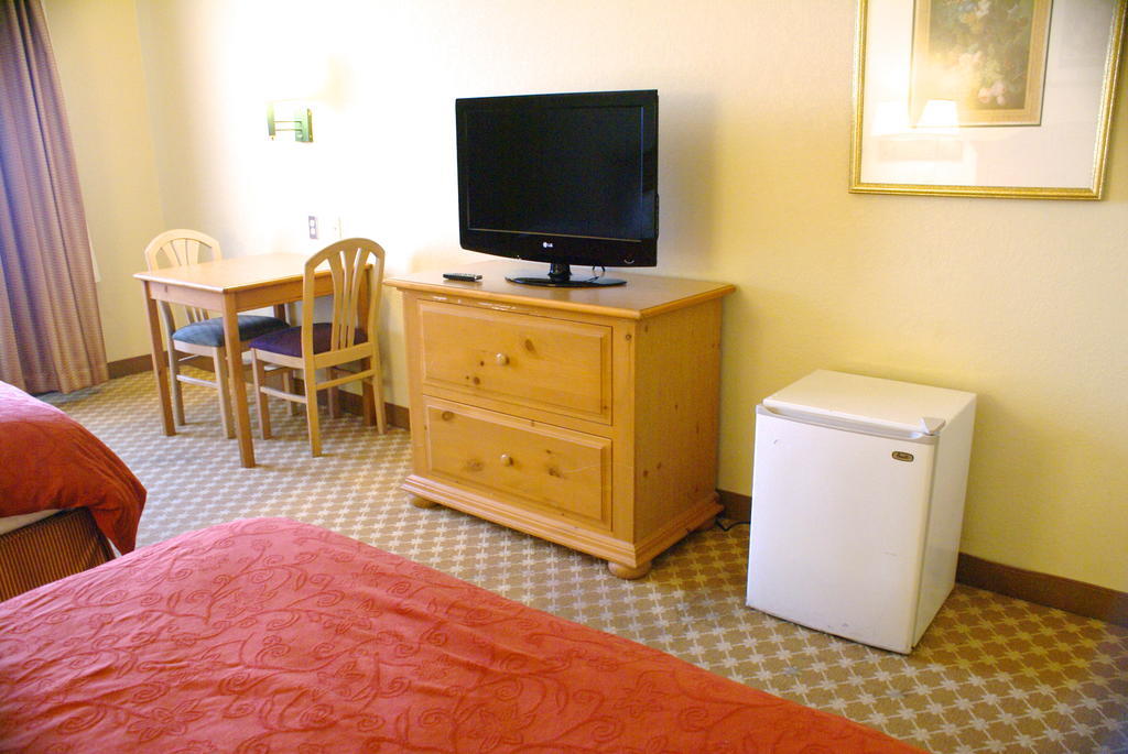 Lexington Inn & Suites Columbus-Polaris Buitenkant foto