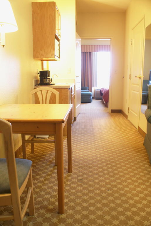 Lexington Inn & Suites Columbus-Polaris Buitenkant foto